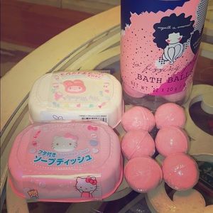 Hello Kitty Soap Cases 2pcs & Bath Balls 6pcs